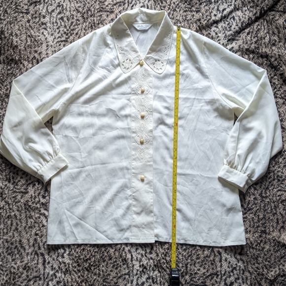 *SOLD* Vintage blouse - Picture 8 of 8